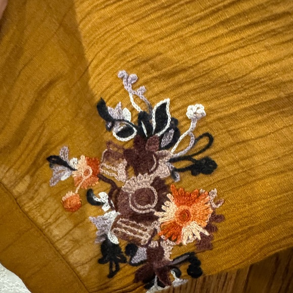 Olive Hill Button Up Scoop Neck Tunic w Floral Embroidery - Picture 4 of 10